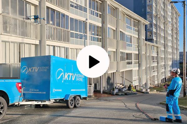 Facade and window cleaning with KTV Working Drone